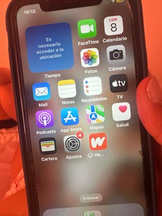 iPhone 11 Apple con pantalla rota