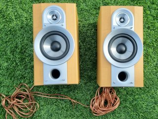 Equipo de sonido JVC. Modelo UX-G6.