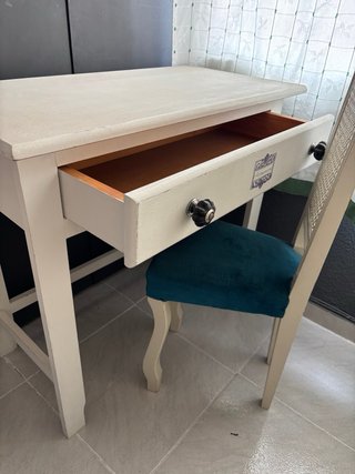 Mesa y silla vintage