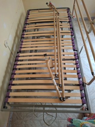 Se vende cama articulada hospitalaria y elevable.