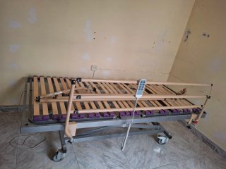 Se vende cama articulada hospitalaria y elevable.