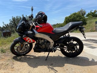 Aprilia Tuono 125cc Roja y Negra 23370km