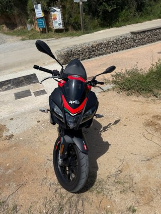 Aprilia Tuono 125cc Roja y Negra 23370km