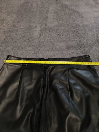 Falda tubo midi efecto piel negra Zeeman Talla 42