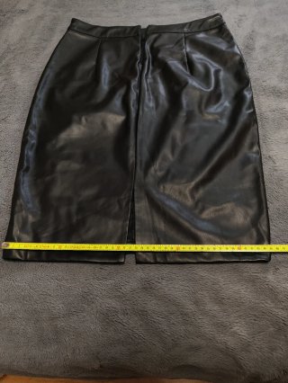 Falda tubo midi efecto piel negra Zeeman Talla 42