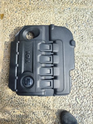 Tapa motor Seat