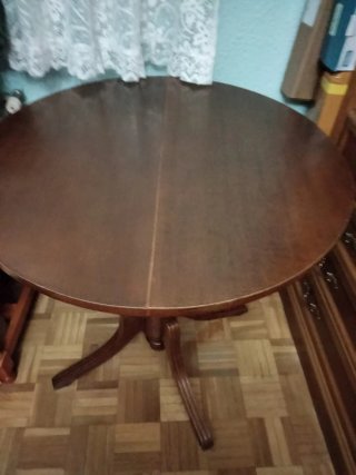 Mesa redonda extensible de madera
