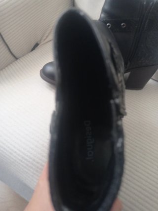 Botines Desigual Talla 39 Negros.