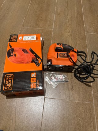 Sierra de calar Black+Decker 400W