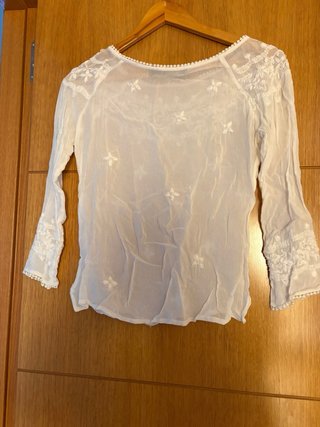 Blusa Zara bordada blanca