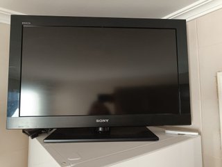 Televisor 32" Sony Bravia Negro con Mando
