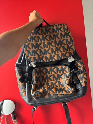 Mochila Michael Kors Negra y Marrón