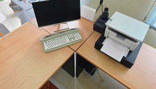 Mesa de oficina madera y metal