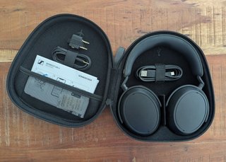 Auriculares Sennheiser Momentum 4 Negros
