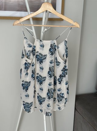 Top H&M blanco flores azules tirantes Talla 36