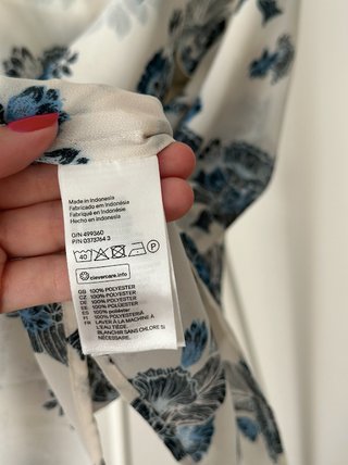 Top H&M blanco flores azules tirantes Talla 36