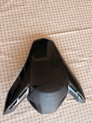 Tapa colín Kawasaki Z900 Negra Original