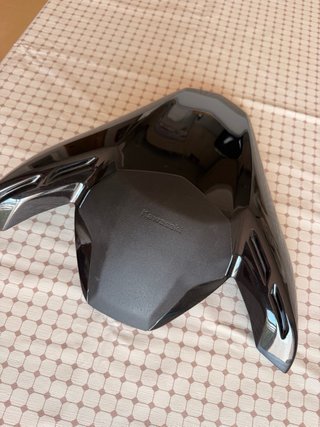 Tapa colín Kawasaki Z900 Negra Original