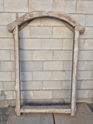 Puerta antigua de derribo con arco