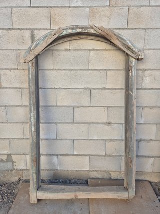 Puerta antigua de derribo con arco