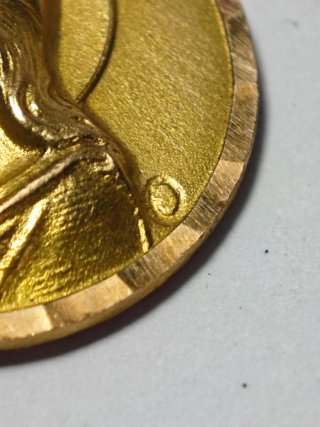 Escapulario oro Virgen Montserrat  Corazón Jesús