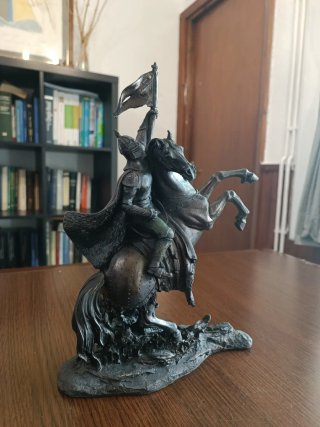 Figura Caballero a Caballo con Estandarte