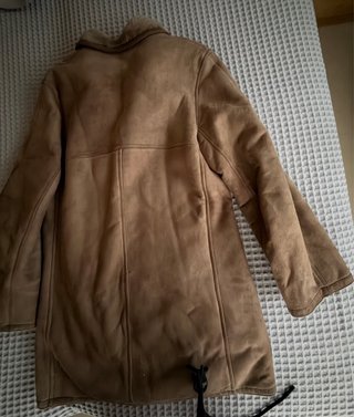 Abrigo de ante para hombre en muy buen estado.