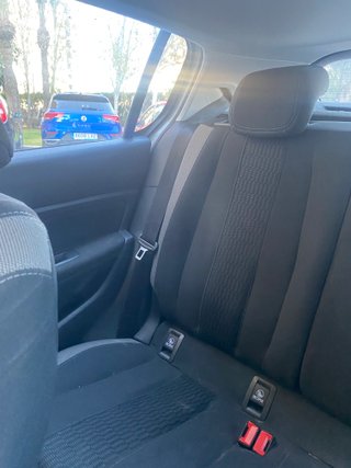 PEUGEOT 308 5p Style 1.6 BlueHDi 100 5p.