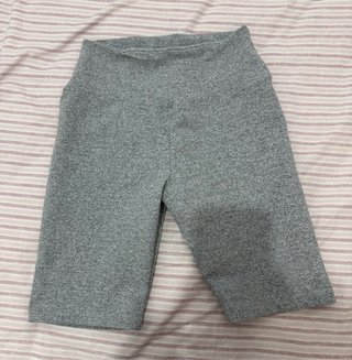 Leggings cortos grises