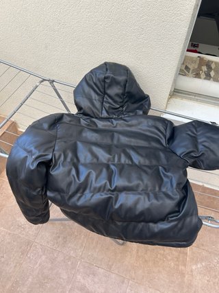 Abrigo acolchado cuero Pull&Bear negro