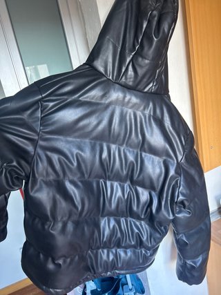 Abrigo acolchado cuero Pull&Bear negro