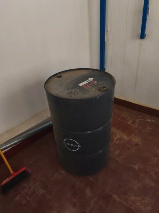 Bidón chapa Nissan para agua o barbacoa