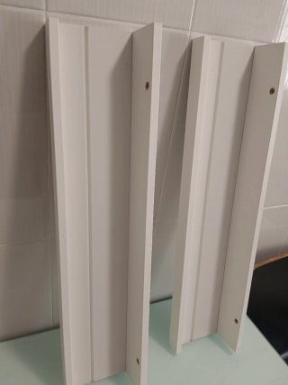 Baldas de pared blancas (2 unidades)