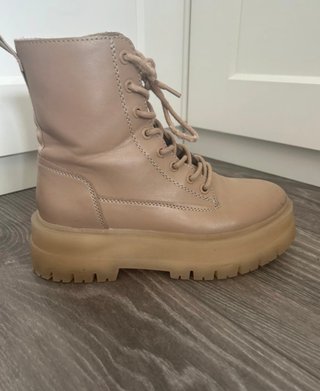 Botines Stradivarius Beige