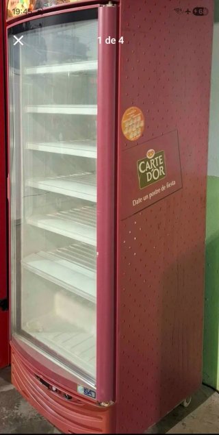 Vitrina expositora refrigerada.