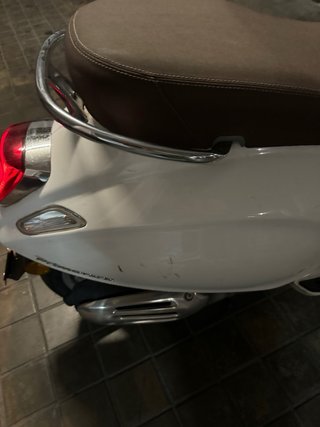 Vespa Primavera Blanca de 50cc 2020