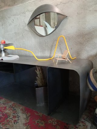 Nembula Design Curvilinea consolle lamiera