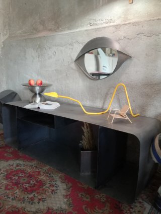 Nembula Design Curvilinea consolle lamiera