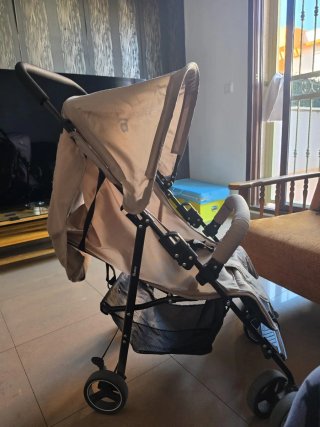 Carricoche, una hamaca y una cuna de bebe