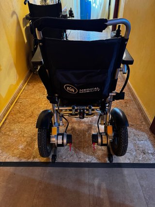 Silla de ruedas eléctrica plegable