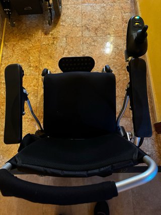 Silla de ruedas eléctrica plegable