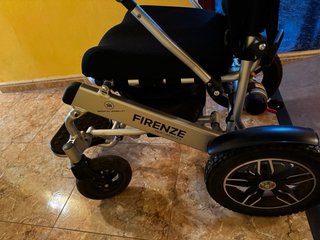 Silla de ruedas eléctrica plegable