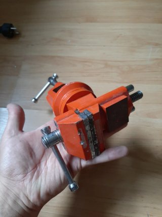 Morsa da banco arancione