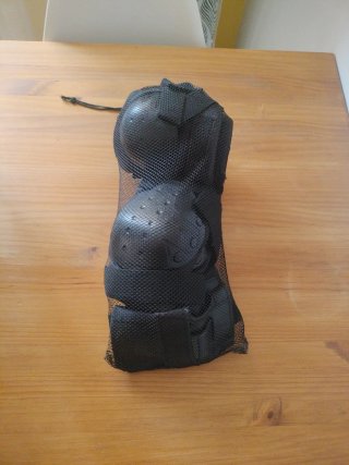 Protecciones para patinaje y deportes.