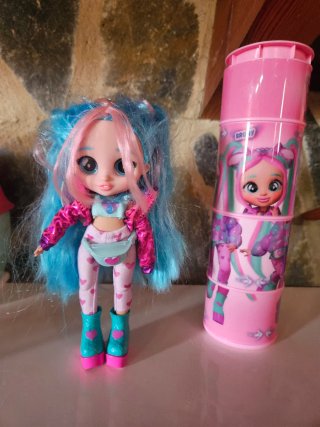 Muñeca Bratz con accesorios