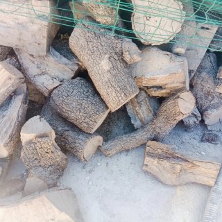 Leña de encina para chimenea