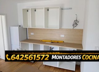 Muebles de cocina azules y encimera