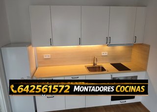 Muebles de cocina azules y encimera