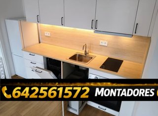 Muebles de cocina azules y encimera