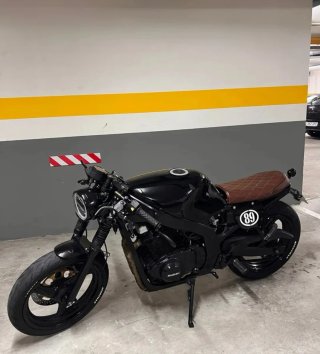 Suzuki GS500 Café Racer Homologada